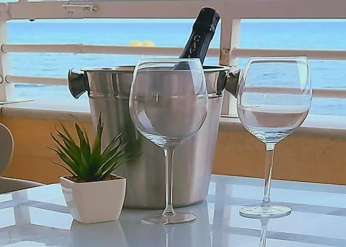 Paraiso, Sea View, * טורבייחה